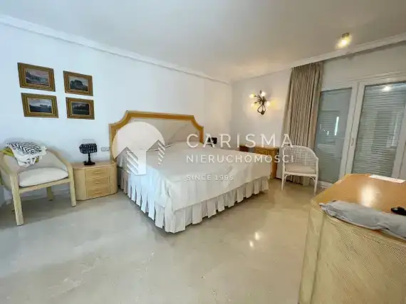 (10) Luksusowy apartament w pierwszej linii brzegowej, New Golden Mile, Costa del Sol
