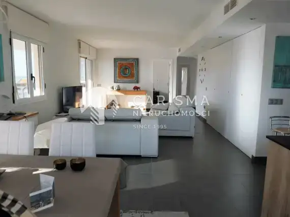 (7) Odremontowany apartament z widokiem na morze w Calpe