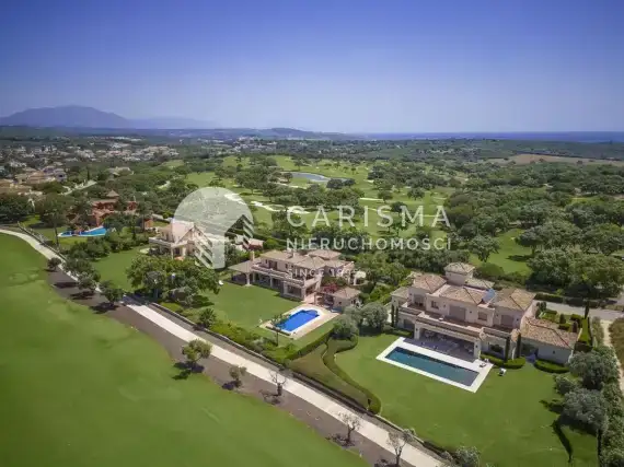 (10) Willa w samym sercu klubu golfowego  San Roque Club, Costa del Sol