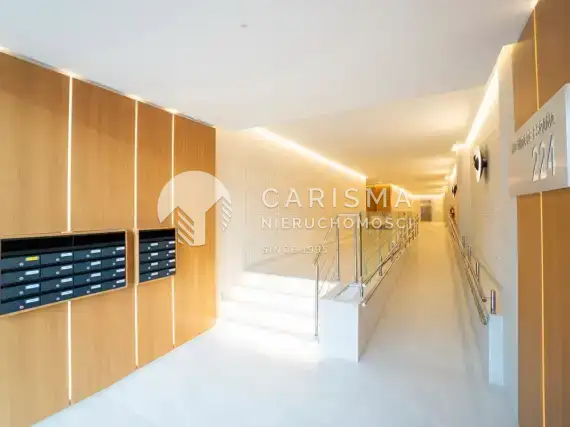 (33) Nowy, luksusowy apartament w pierwszej linii brzegowej, Estepona