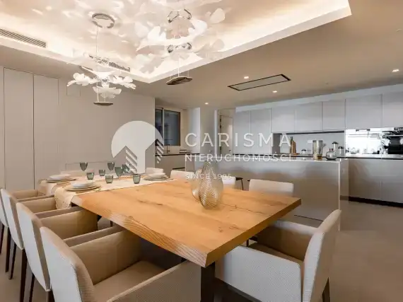 (35) Nowy, luksusowy apartament w pierwszej linii brzegowej, Estepona