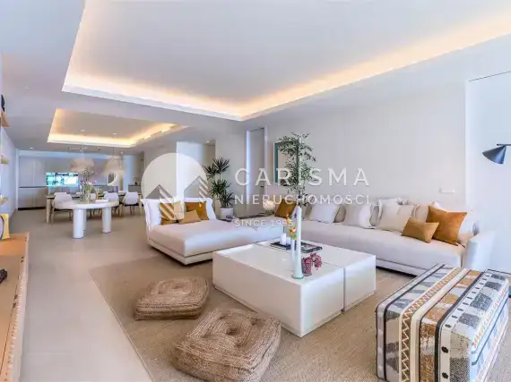 (52) Nowy, luksusowy apartament w pierwszej linii brzegowej, Estepona