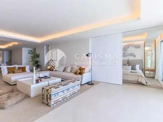 (75) Nowy, luksusowy apartament w pierwszej linii brzegowej, Estepona