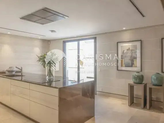(84) Luksusowy apartament, w centrum miasta przy plaży, Estepona, Costa del Sol