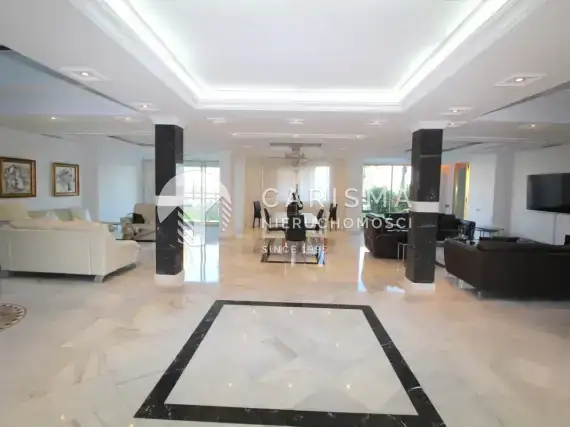 (6) Luksusowy apartament w pierwszej linii brzegowej, Puerto Banús