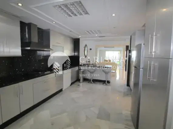 (11) Luksusowy apartament w pierwszej linii brzegowej, Puerto Banús