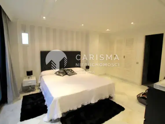 (15) Luksusowy apartament w pierwszej linii brzegowej, Puerto Banús