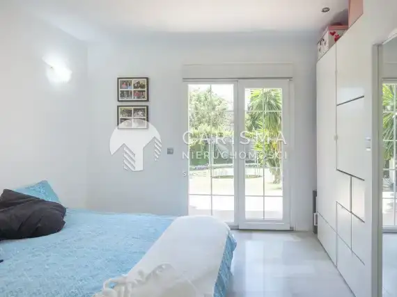 (16) Całkowicie odnowiona willa na dużej działce blisko pól golfowych w Nueva Andalucia, Costa del Sol
