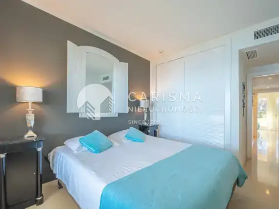 (13) Luksusowy i obszerny apartament w pierwszej linii brzegowej, Estepona, Costa del Sol