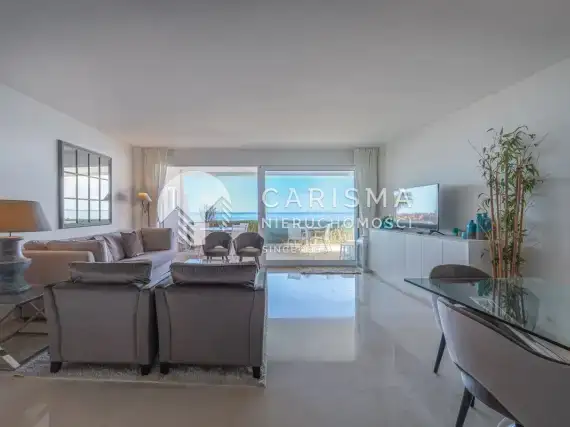 (32) Luksusowy i obszerny apartament w pierwszej linii brzegowej, Estepona, Costa del Sol