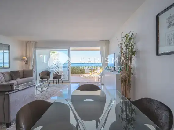 (55) Luksusowy i obszerny apartament w pierwszej linii brzegowej, Estepona, Costa del Sol