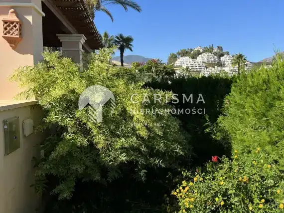 (38) Luksusowa willa z pięknym widokiem na morze i górę Conha w Las Brisas, Costa del Sol