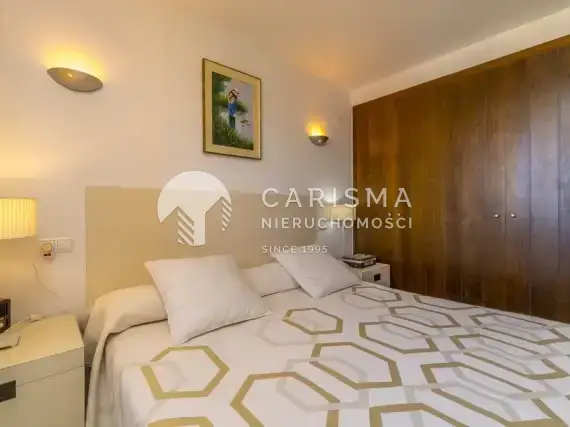 (12) Apartament, penthouse, 300 m od plaży w Punta Prima