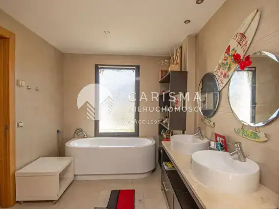(23) Apartament na sprzedaż w Altos de los Monteros, Marbella