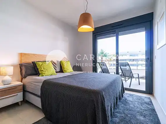(18) Apartament z licencją na wynajem, 600 m od plaży.