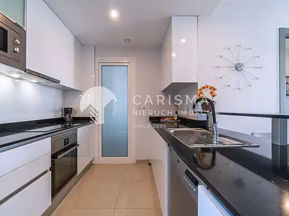 (26) Apartament z licencją na wynajem, 600 m od plaży.