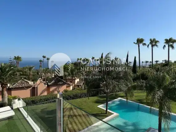 (10) Luksusowa, duża willa z pięknym widokiem na morze i góry w Marbella, Costa del Sol