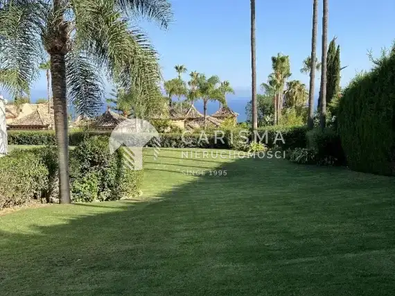 (16) Luksusowa, duża willa z pięknym widokiem na morze i góry w Marbella, Costa del Sol