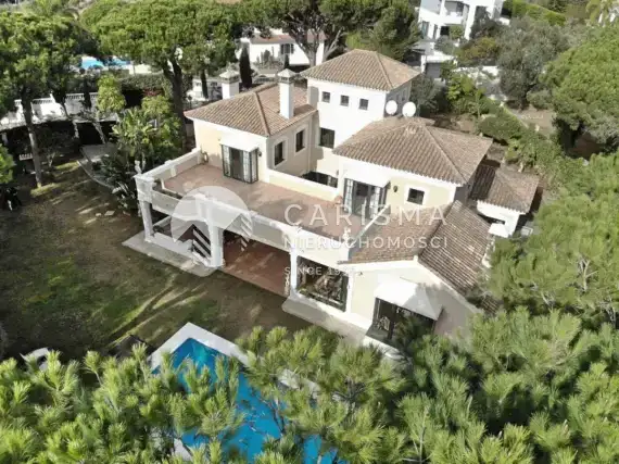 Wyjątkowa willa łącząca tradycyjny styl z nowoczesnością w Las Chapas, Costa del Sol 1