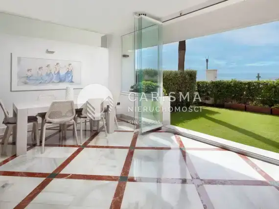 (10) Luksusowy apartament w pierwszej linii brzegowej, Estepona, Costa del Sol