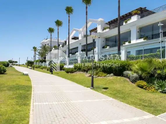 (40) Luksusowy apartament w pierwszej linii brzegowej, Estepona, Costa del Sol