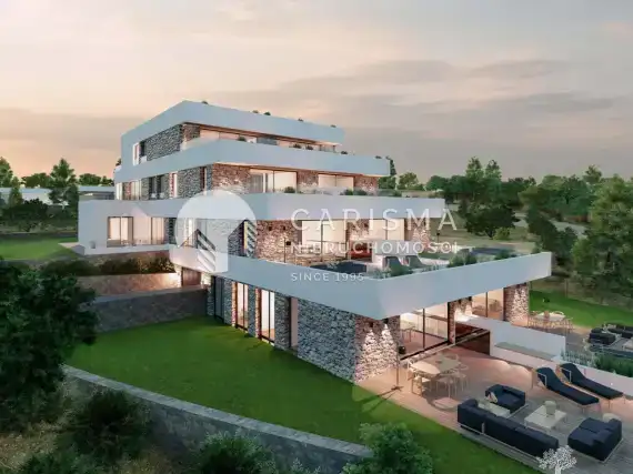 (2) Nowe apartamenty na terenie resortu golfowego Las Colinas