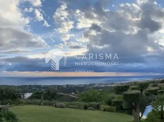 (15) Willa w stylu andaluzyjskim z pięknym, panoramicznym widokiem na morze, Marbella, Costa del Sol