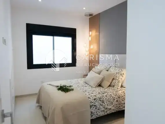 (25) Nowa willa w bardzo dobrej lokalizacji, Santiago de la Ribera, Costa Calida