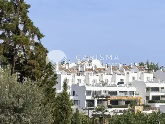 (34) Dom w zabudowie szeregowej z pięknym widokiem na morze i góry, Marbella Costa del Sol