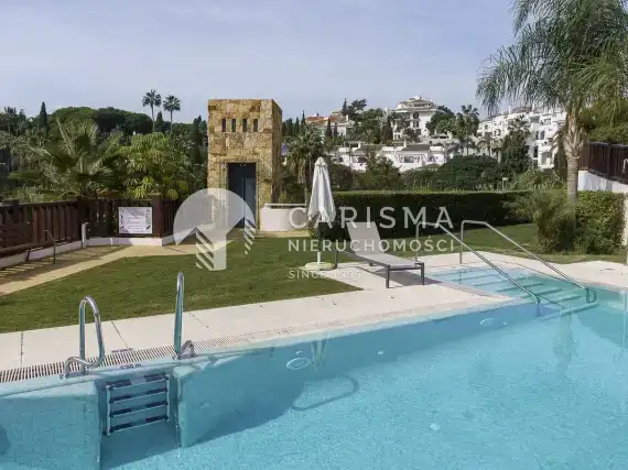 (77) Dom w zabudowie szeregowej z pięknym widokiem na morze i góry, Marbella Costa del Sol