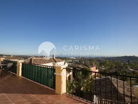 (25) WIlla w stylu andaluzyjskim z panoramicznym widokiem na morze w Nueva Andalucia, Costa del Sol