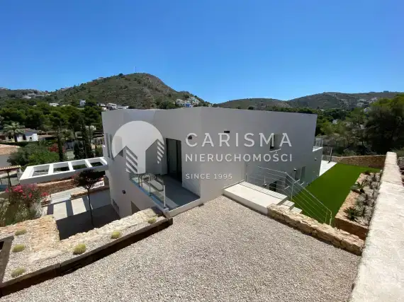 (53) Luksusowa, nowa i gotowa willa w spacerowej odległości do plaży El Portet, Moraira