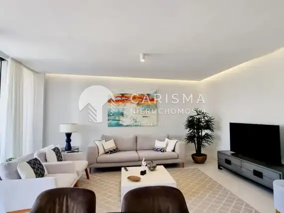 (4) Nowy i luksusowy apartament, w pierwszej linii brzegowej, Estepona, Costa del Sol