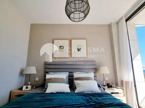 (11) Nowy i luksusowy apartament, w pierwszej linii brzegowej, Estepona, Costa del Sol