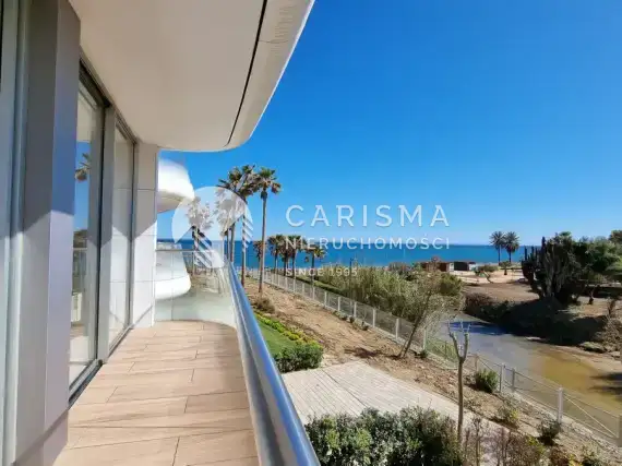 (26) Nowy i luksusowy apartament, w pierwszej linii brzegowej, Estepona, Costa del Sol