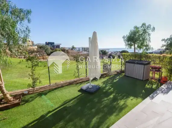 (35) Nowoczesny szeregowiec w pierwszej linii pól golfowych, Marbella East, Costa del Sol