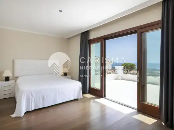 (21) Luksusowa willa ze spektakularnym widokiem na morze, Marbella East, Costa del Sol.