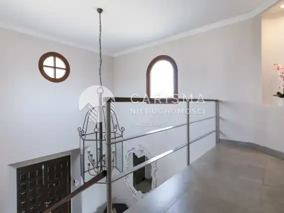 (32) Luksusowa willa ze spektakularnym widokiem na morze, Marbella East, Costa del Sol.