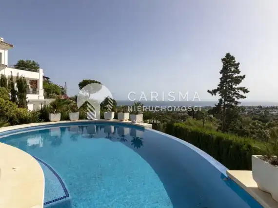 (60) Luksusowa willa ze spektakularnym widokiem na morze, Marbella East, Costa del Sol.