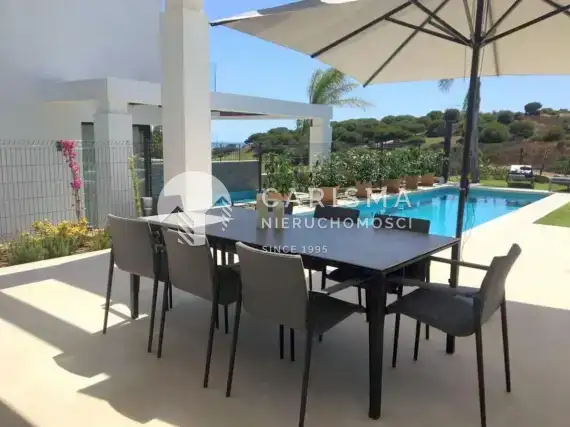 (3) Luksusowa willa w pierwszej linii pola golfowego, Marbella East, Costa del Sol