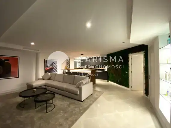 (27) Luksusowa willa w pierwszej linii pola golfowego, Marbella East, Costa del Sol