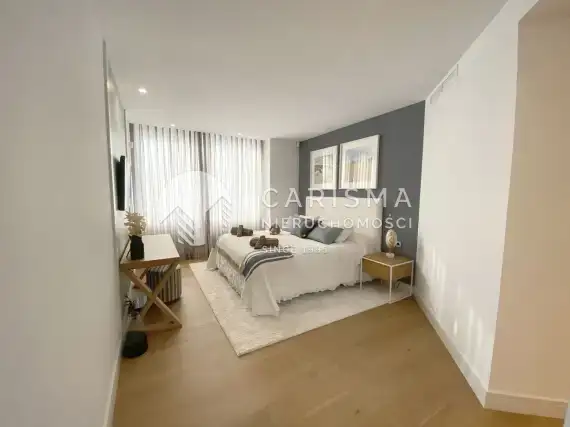 (31) Luksusowa willa w pierwszej linii pola golfowego, Marbella East, Costa del Sol