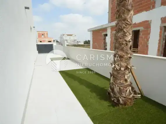 (17) Bungalow z prywatnym basenem i tarasem dachowym.