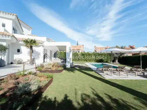 (8) Luksusowa willa 300 m od plaży z widokiem na morze i góry, Marbella East, Costa del Sol