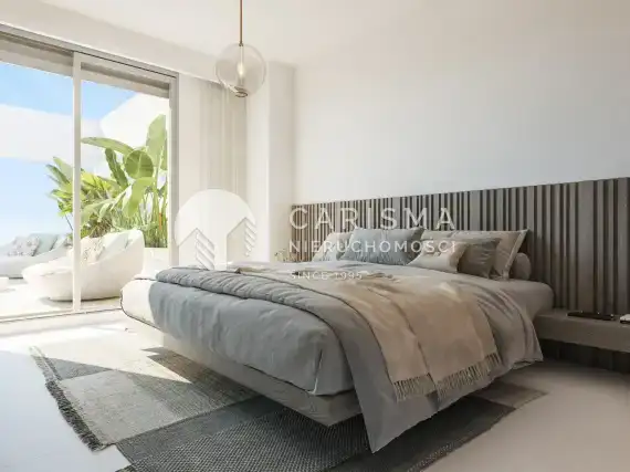 (5) Nowoczesny apartament na parterze w uprzywilejowanej lokalizacji w Marbelli, Costa del Sol.