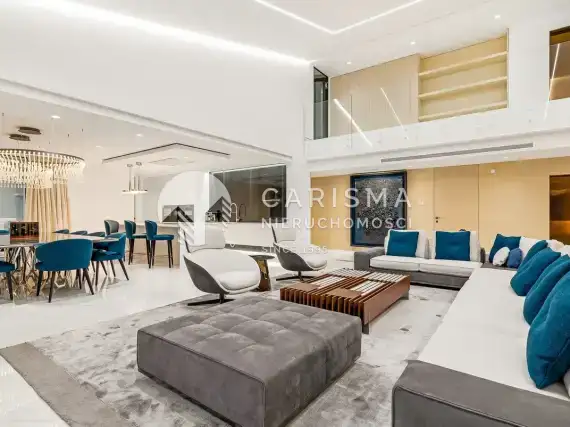 (4) Luksusowy penthouse w pierwszej linii brzegowej w El Paraíso, Malaga, Costa del Sol.