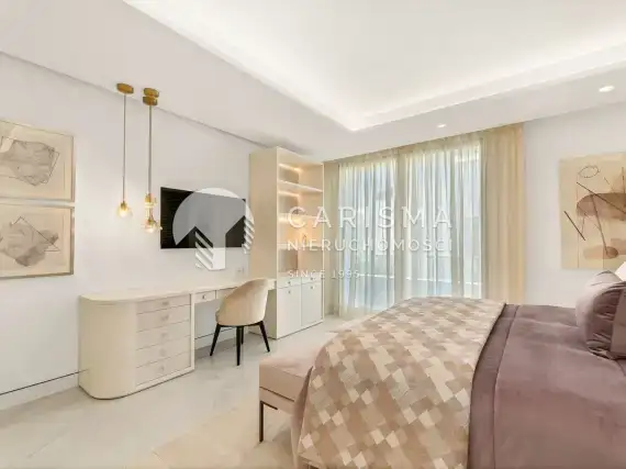 (22) Luksusowy penthouse w pierwszej linii brzegowej w El Paraíso, Malaga, Costa del Sol.