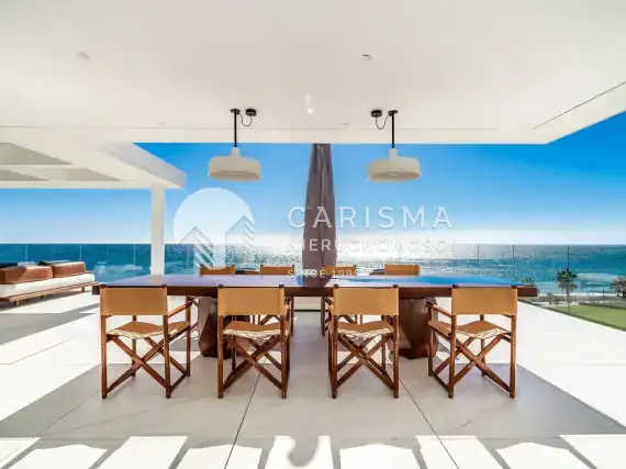 (2) Luksusowy penthouse w pierwszej linii brzegowej w El Paraíso, Malaga, Costa del Sol.
