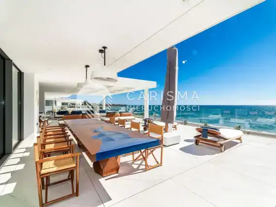 (49) Luksusowy penthouse w pierwszej linii brzegowej w El Paraíso, Malaga, Costa del Sol.