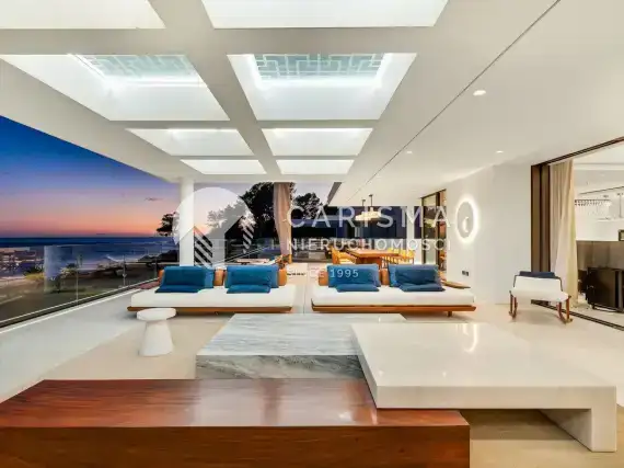 (53) Luksusowy penthouse w pierwszej linii brzegowej w El Paraíso, Malaga, Costa del Sol.